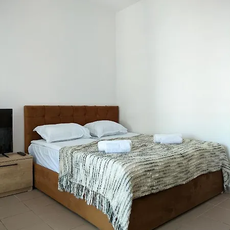 Sea View Apartment *