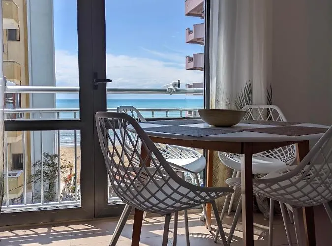 Sea View Apartment *