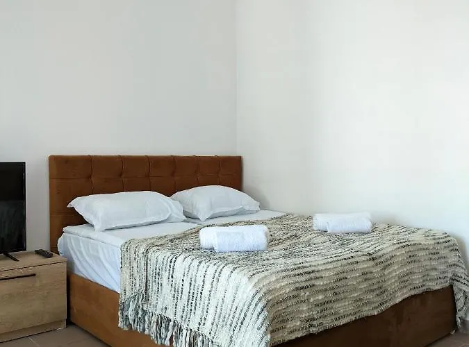 Sea View Apartment *